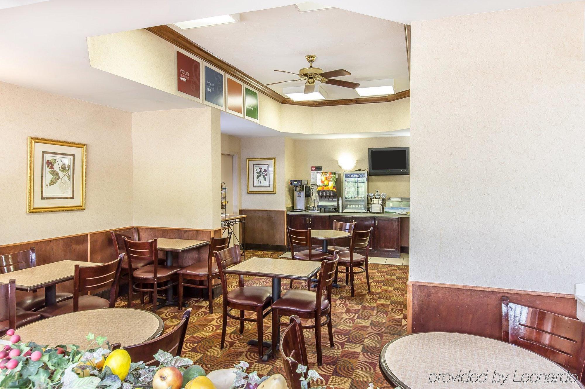 Quality Inn & Suites Montgomery East Carmichael Rd Exterior photo